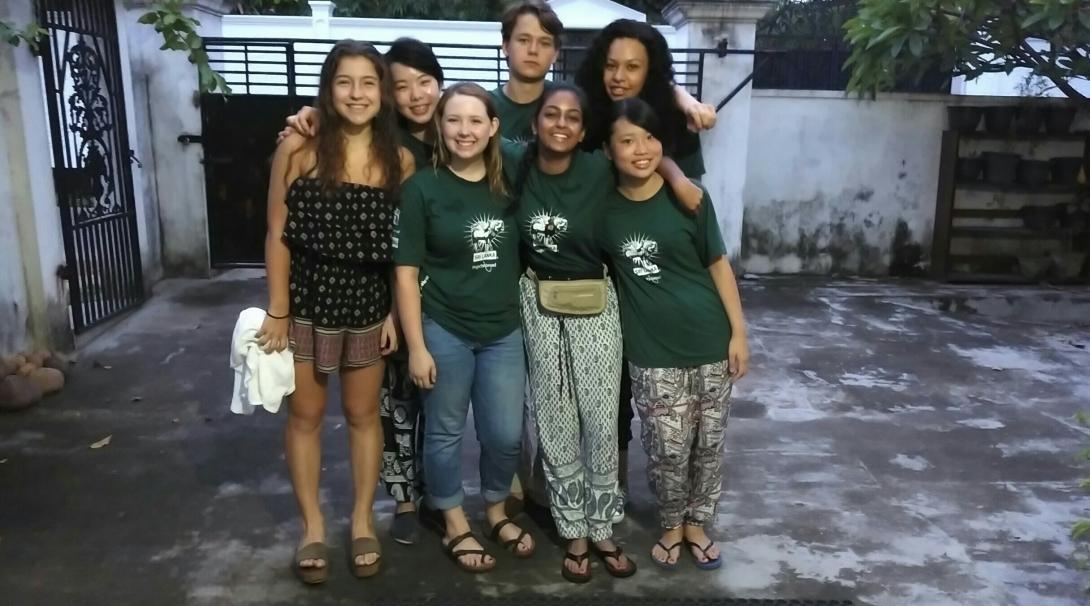A group of teenagers on Projects Abroad's Dentistry internship in Sri Lanka Interns gain dental work experience and explore the country on our project for teenagers in Sri Lanka